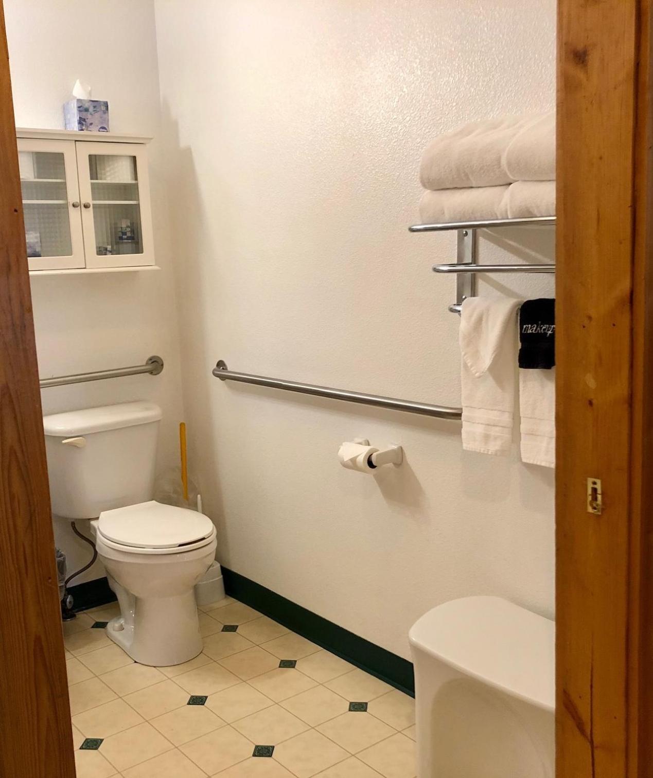 Susitna River Lodging, Suites Талкитна Стая снимка