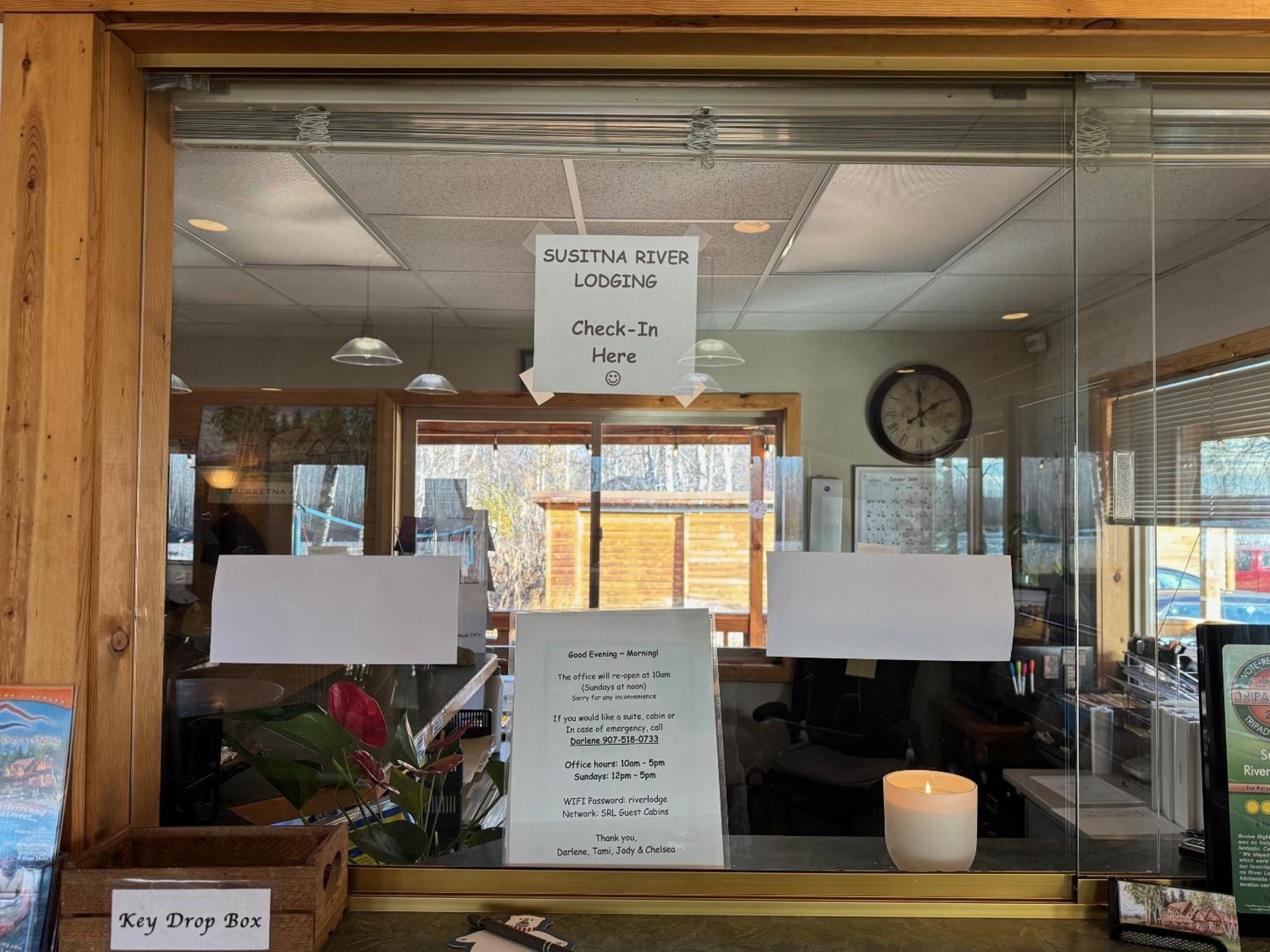 Susitna River Lodging, Suites Талкитна Екстериор снимка